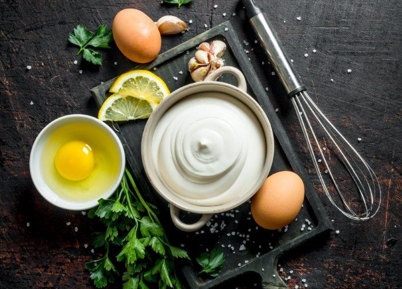 Trudno wyobrazić sobie święta bez potraw z majonezem (Fot. Shutterstock)