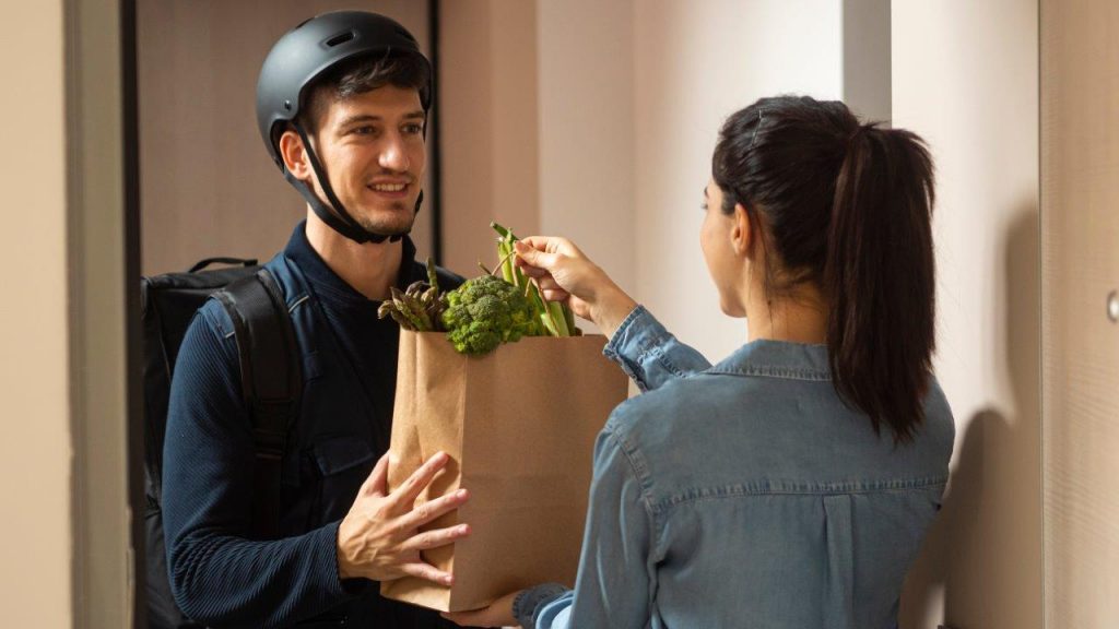 Już 1/3 internautów korzysta z możliwości rynku e-grocery (fot. Shutterstock)