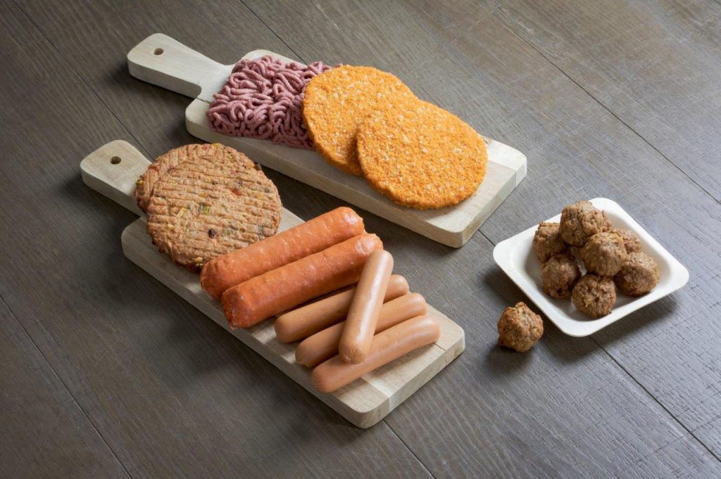 Alternatywy mięsa stają się coraz bardziej popularne (Fot. Shutterstock)