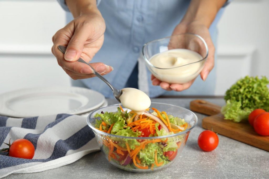 Trudno wyobrazić sobie święta bez potraw z majonezem (Fot. Shutterstock)