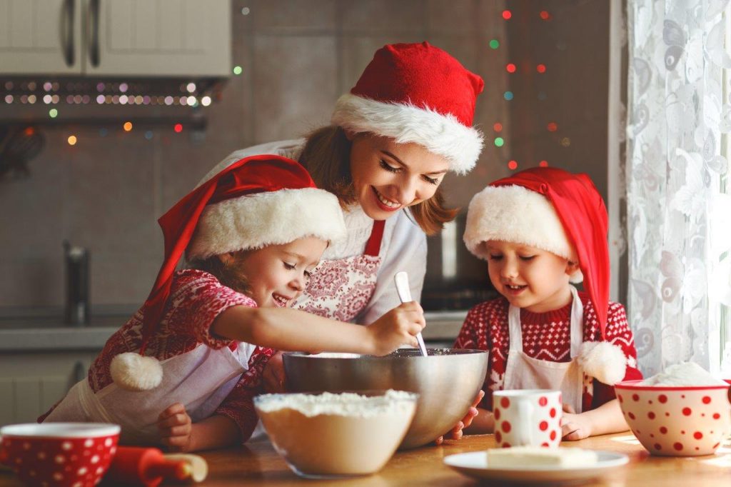 Słodkie wypieki są jednymi z obowiązkowych pozycji (Fot. Shutterstock)