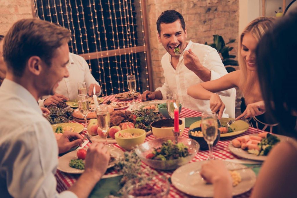 Menu na domówkę (Fot. Shutterstock)