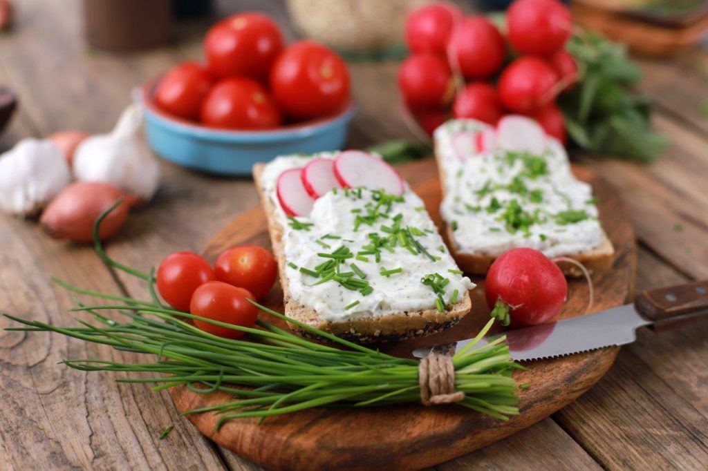 Wiosna na talerzu fot. Shutterstock